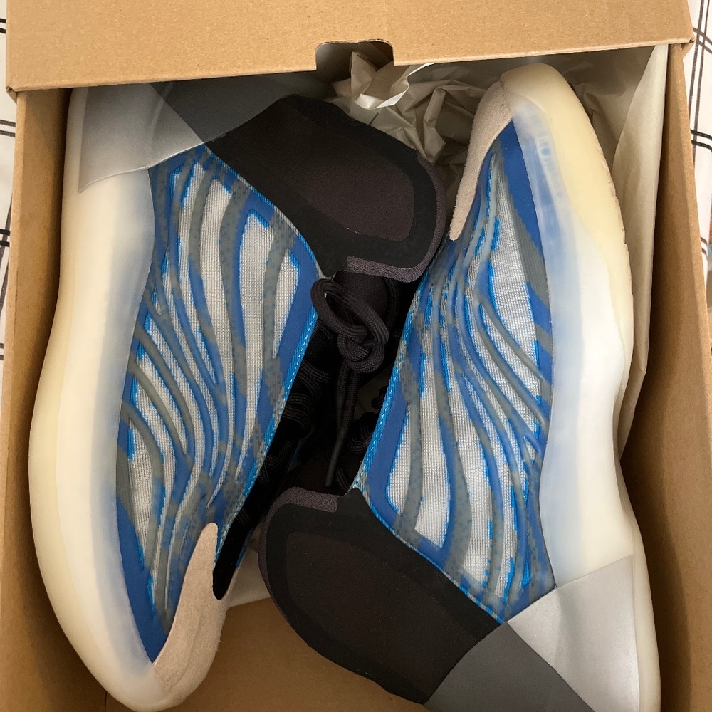Yeezy QNTM Frozen Blue